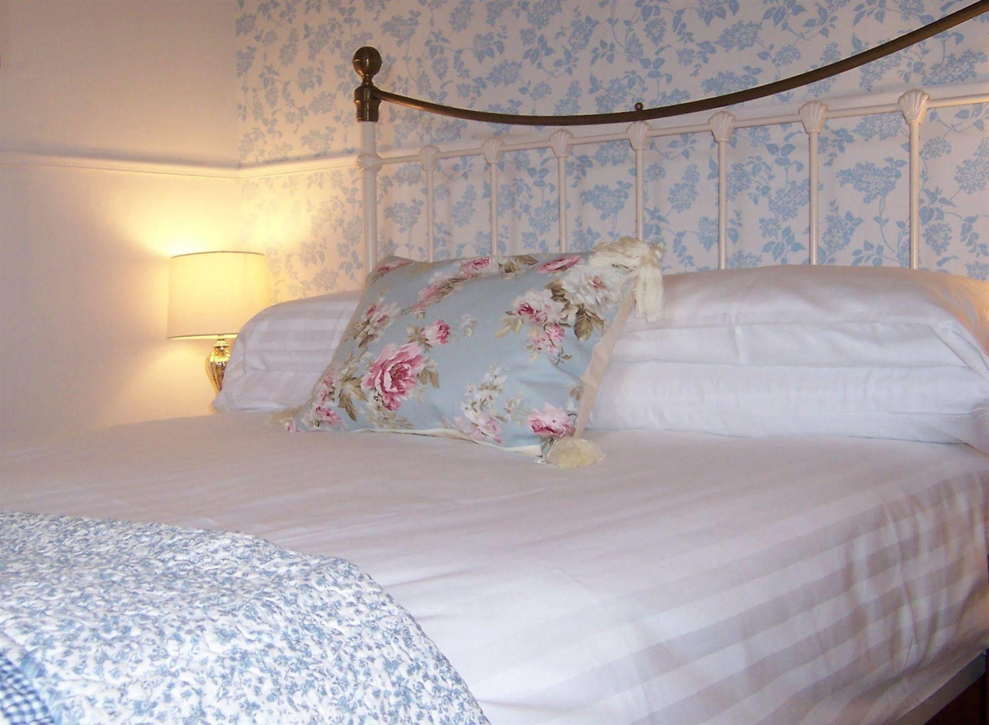 Caddon View Country Guest House Innerleithen Bagian luar foto