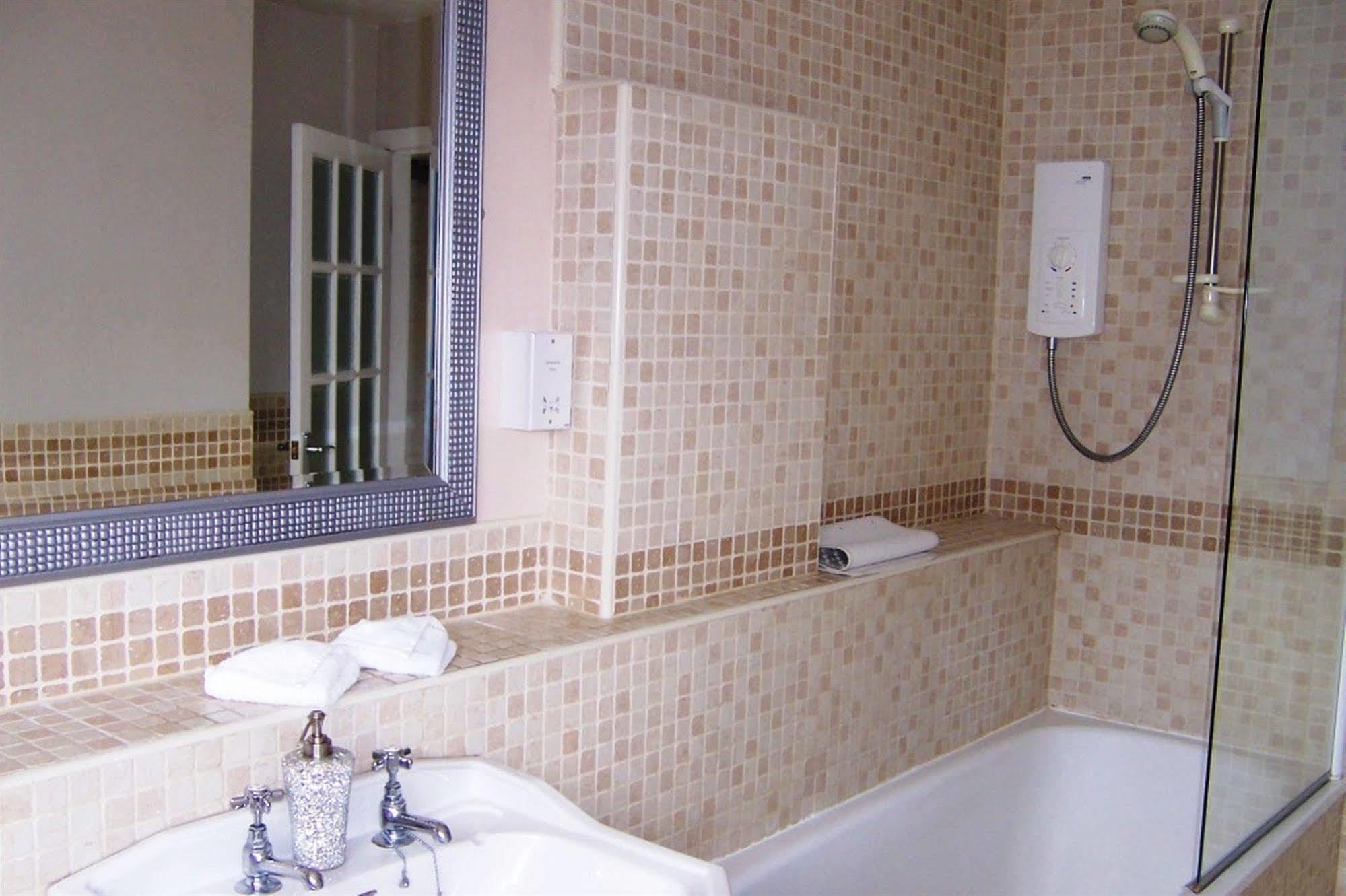 Caddon View Country Guest House Innerleithen Bagian luar foto