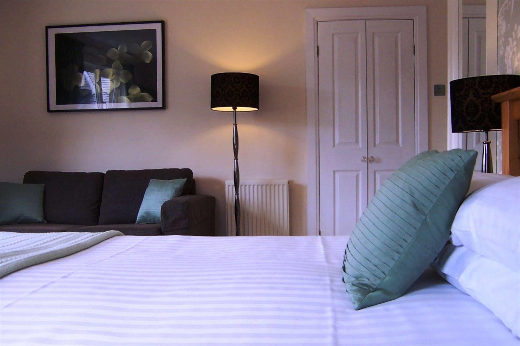 Caddon View Country Guest House Innerleithen Bagian luar foto