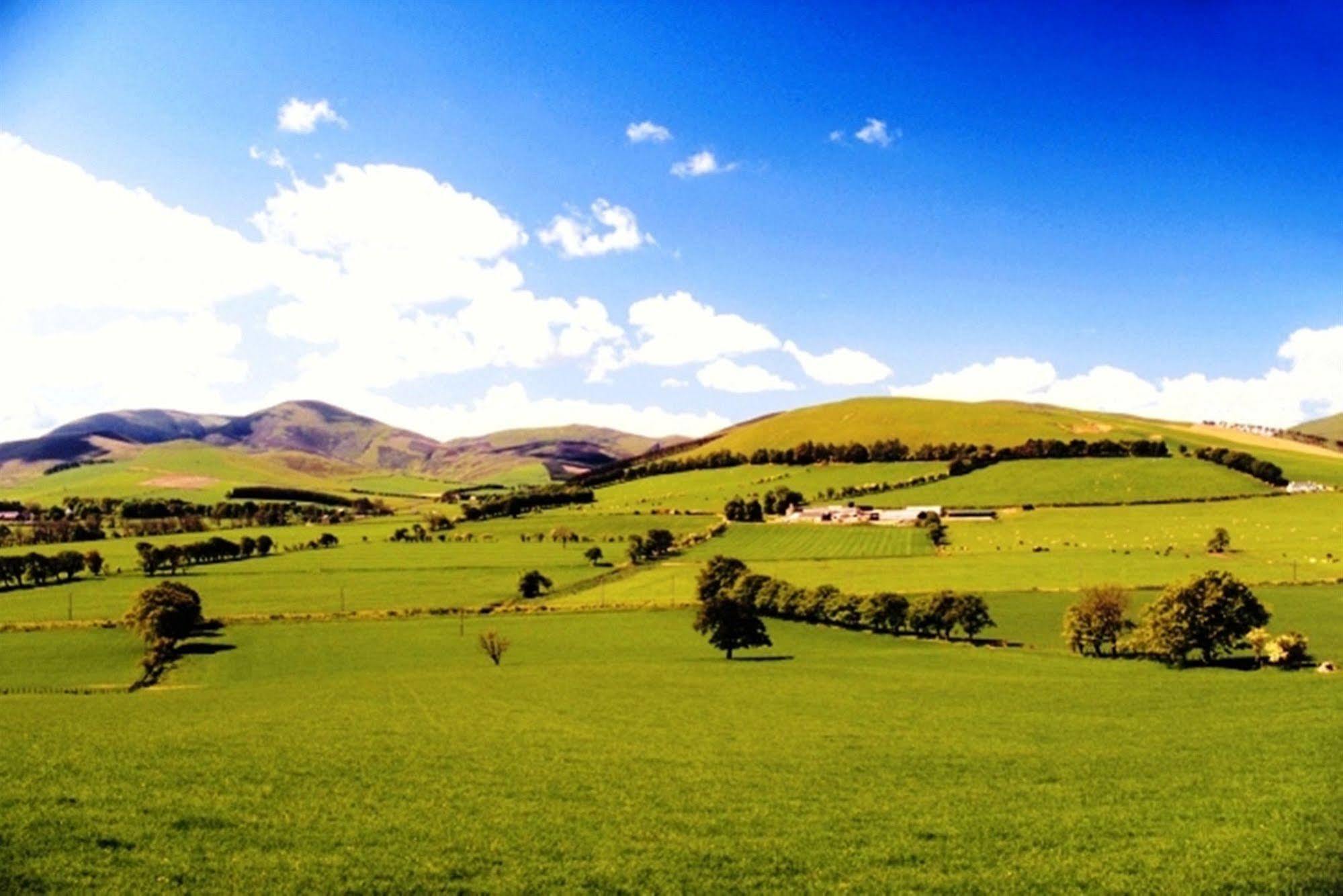 Caddon View Country Guest House Innerleithen Bagian luar foto